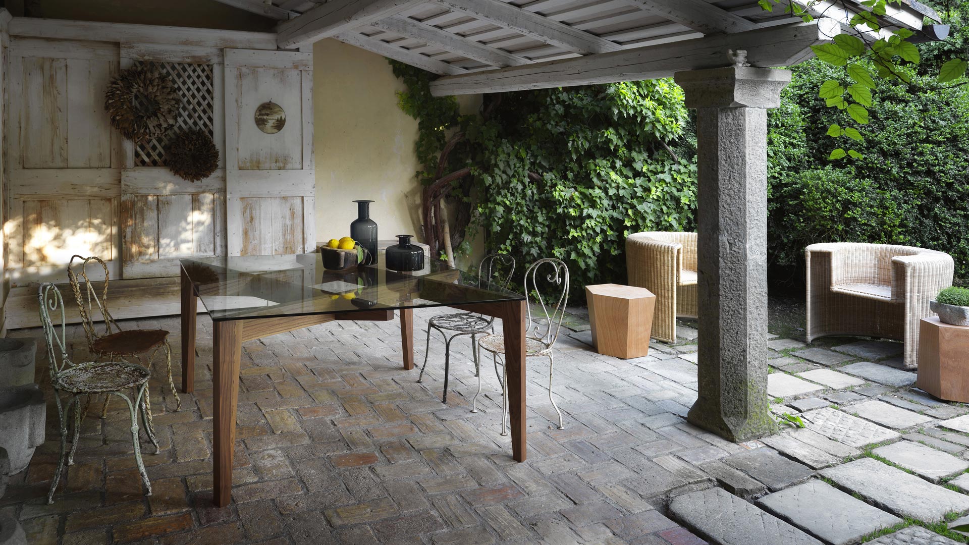 autoreggente-square-table-slider_02