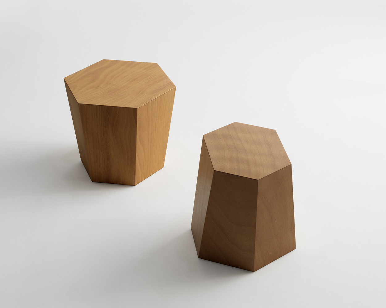 hexagon-wood-stool-coffee-table_03
