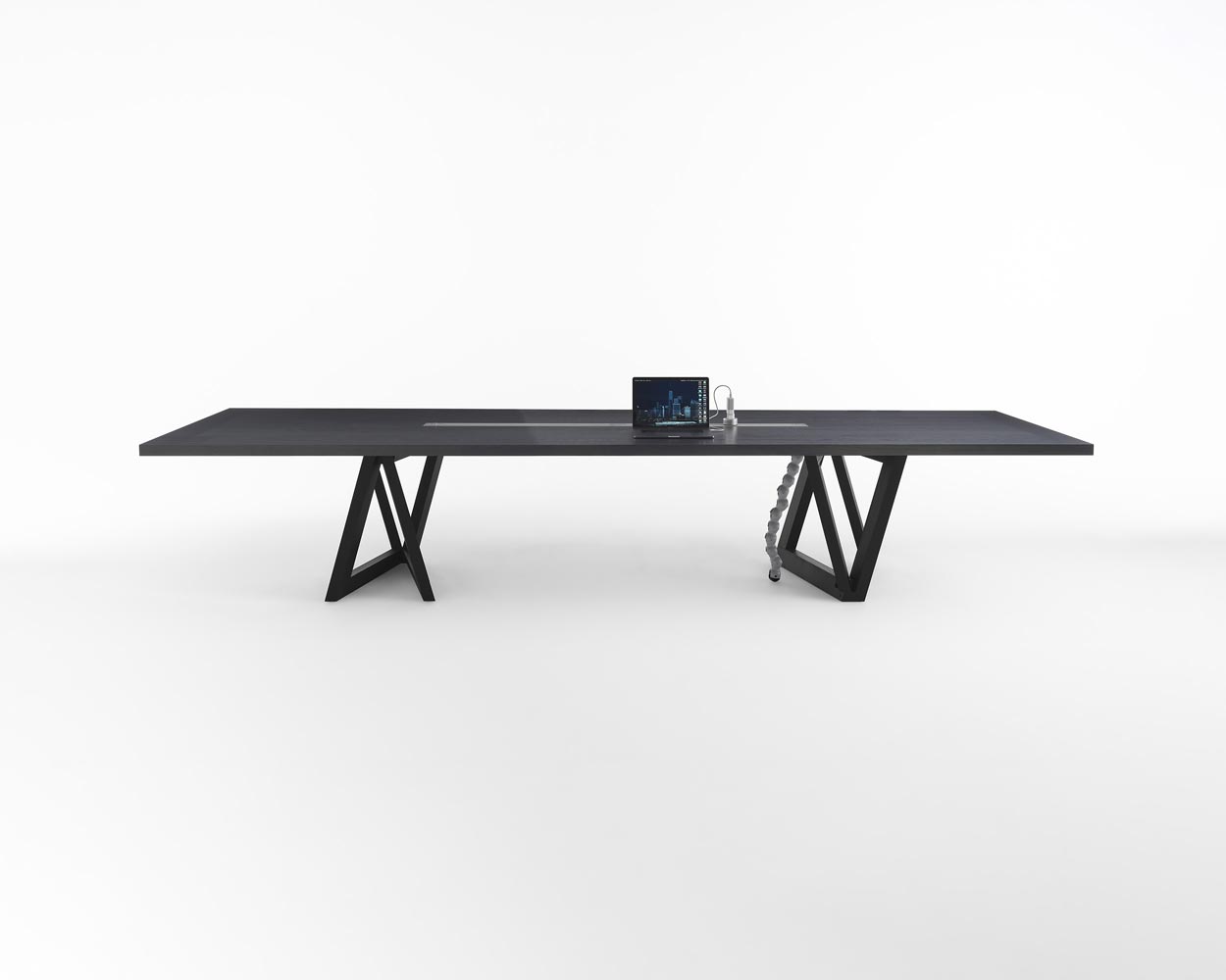 quadror-03-table_03