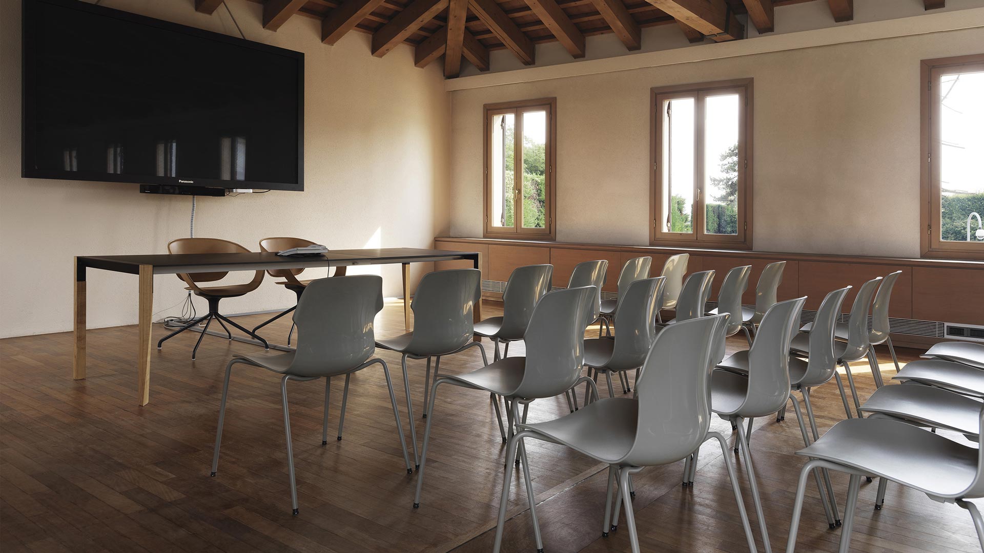 tango-extensible-table-slider_02