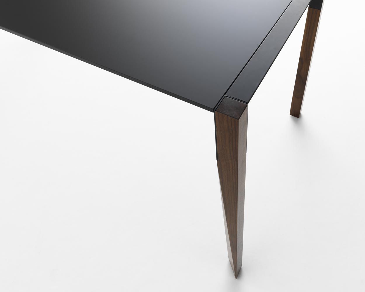 tango-fixed-table_04